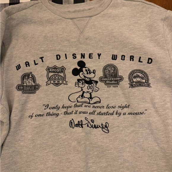 Disney Women’s crewneck sweatshirt - Picture 2 of 4